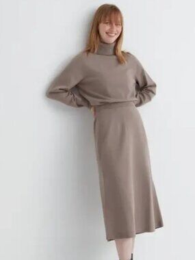 Uniqlo 3D Knit Souffle Yarn Skirt L/XL Beige